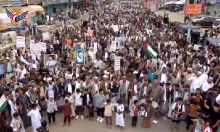 مسيرات حاشدة ووقفات بالبيضاء تحت شعار "ثابتون مع غزة رغم أنف كل عميل