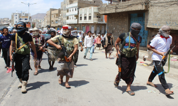 الإصلاح في تعز يشترط المال لتسليم المقرات الحكومية